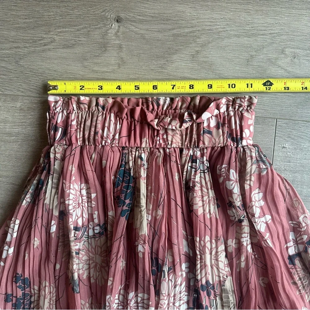 EUC Selfie Leslie Caroline Accordion Pleat Midi Skirt Rose - size XS